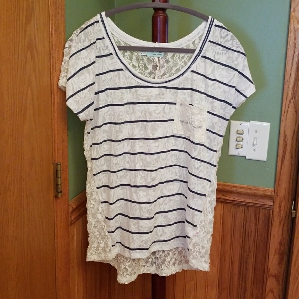 Maurice brand short sleeves lacey top